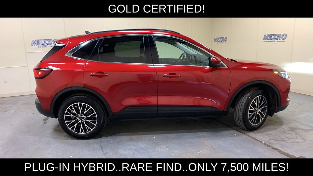 Certified 2026 Ford Escape SE FWD image 2