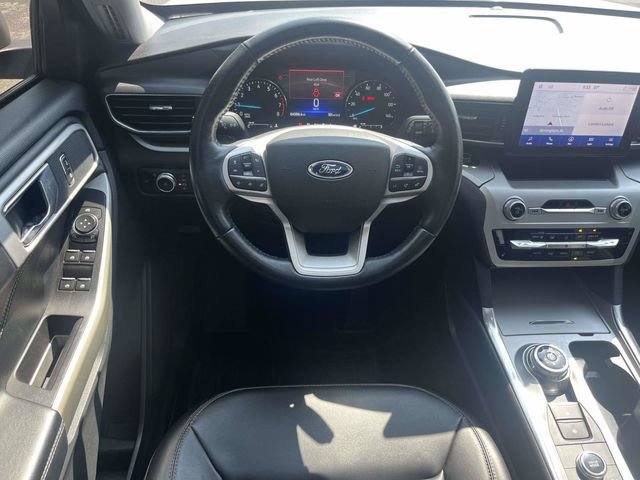 Certified 2022 Ford Explorer XLT w/ Equipment Group 202A AWD/4WD image 17