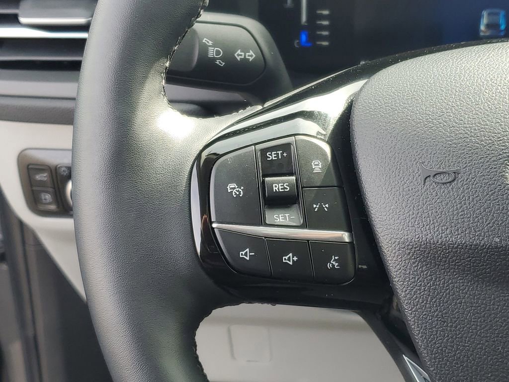 Certified 2024 Ford Escape SE w/ Class II Trailer Tow Package image 17