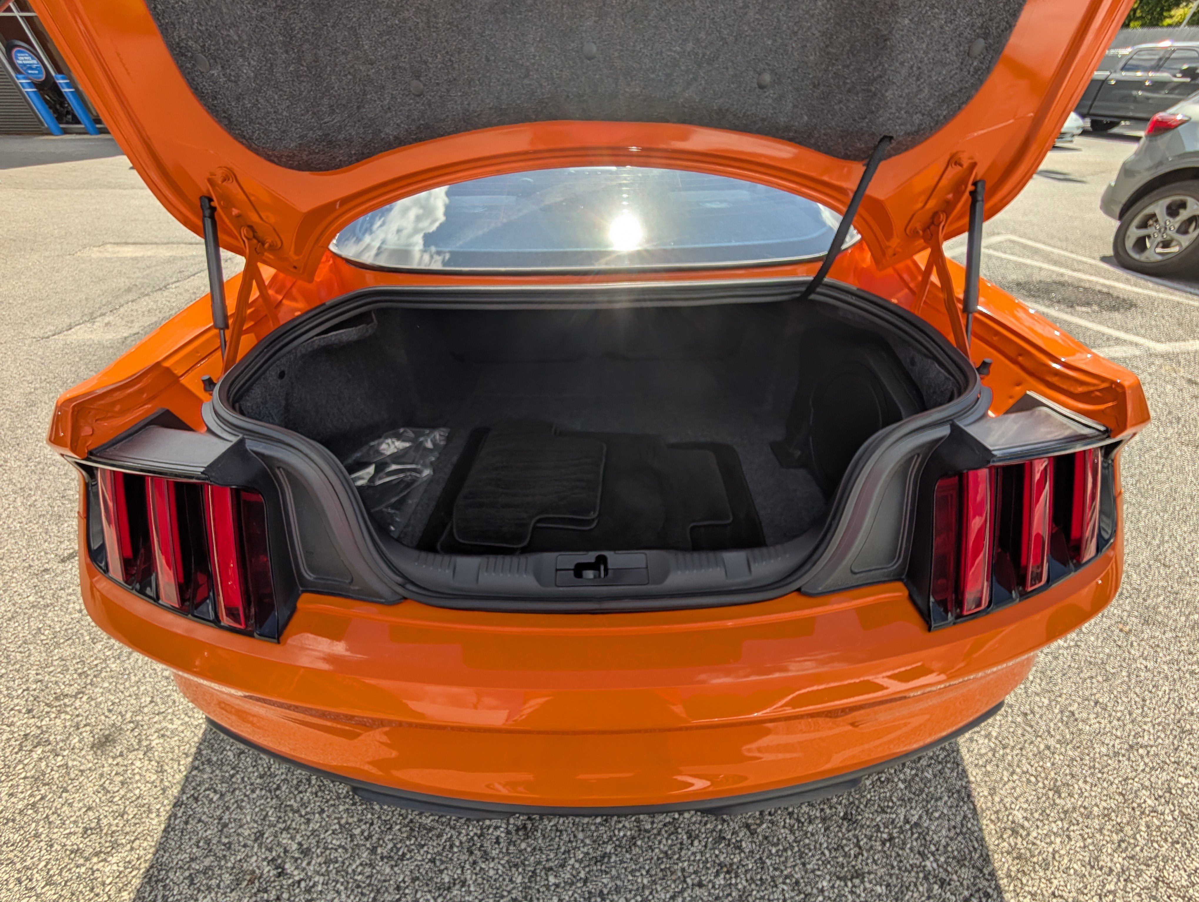 Certified 2020 Ford Mustang Shelby GT350 w/ Technology Package image 14