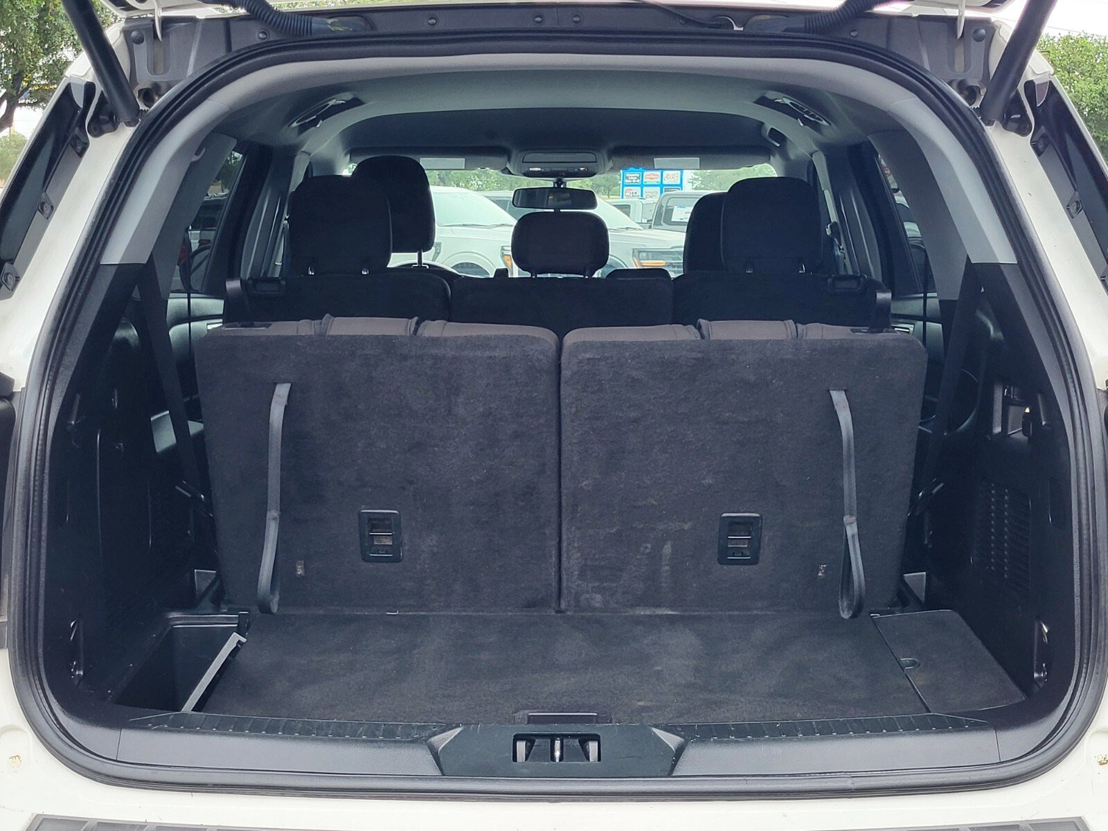 Certified 2023 Ford Explorer XLT RWD image 31