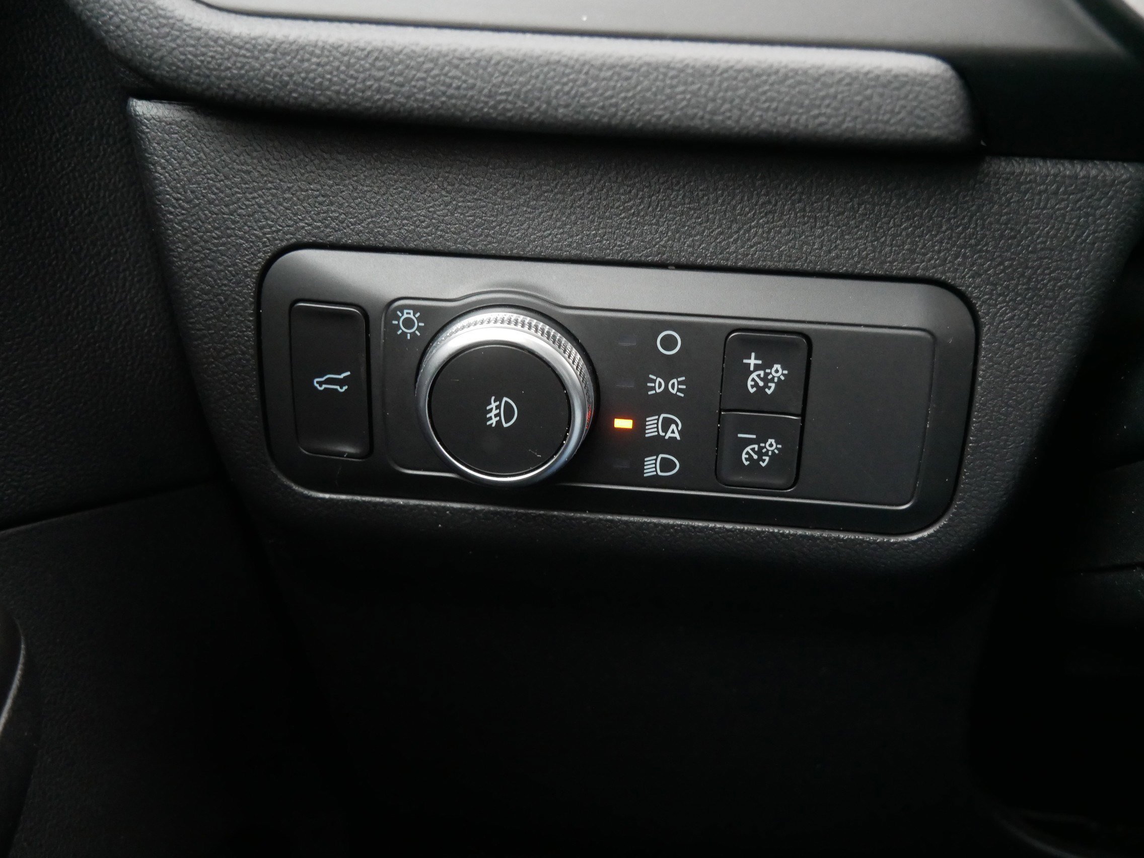 Certified 2020 Ford Escape SEL image 26