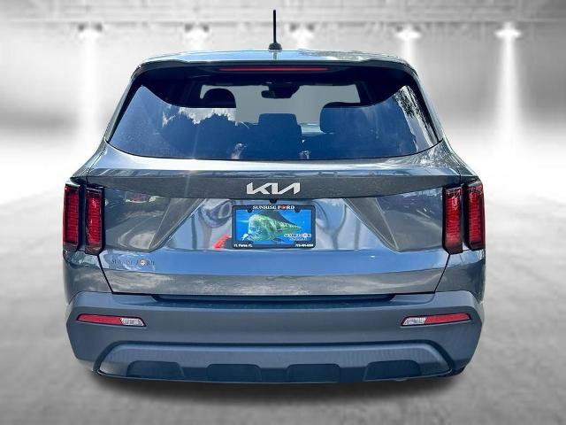 Used 2023 Kia Sorento LX FWD image 6