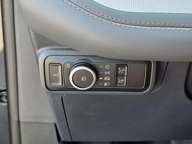 Certified 2026 Ford Explorer Active w/ Active Comfort Package RWD image 19