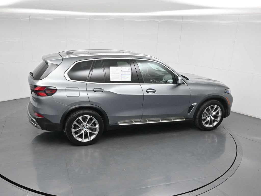 Used 2024 BMW X5 xDrive40i AWD/4WD image 56