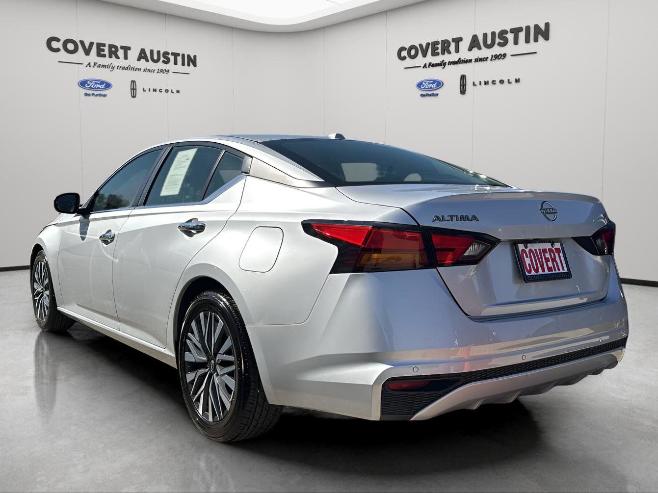 Used 2024 Nissan Altima 2.5 SV image 5