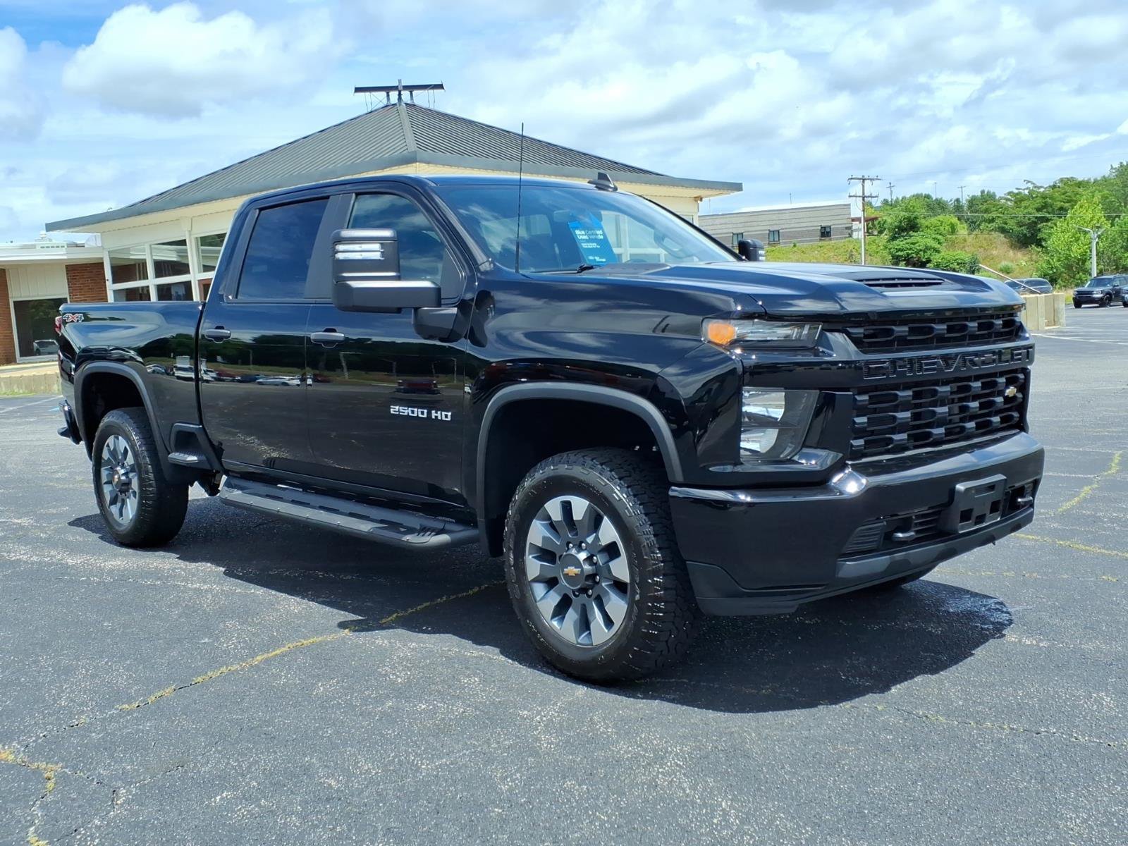 Used 2023 Chevrolet Silverado 2500 Custom w/ Custom Convenience Package AWD/4WD image 2