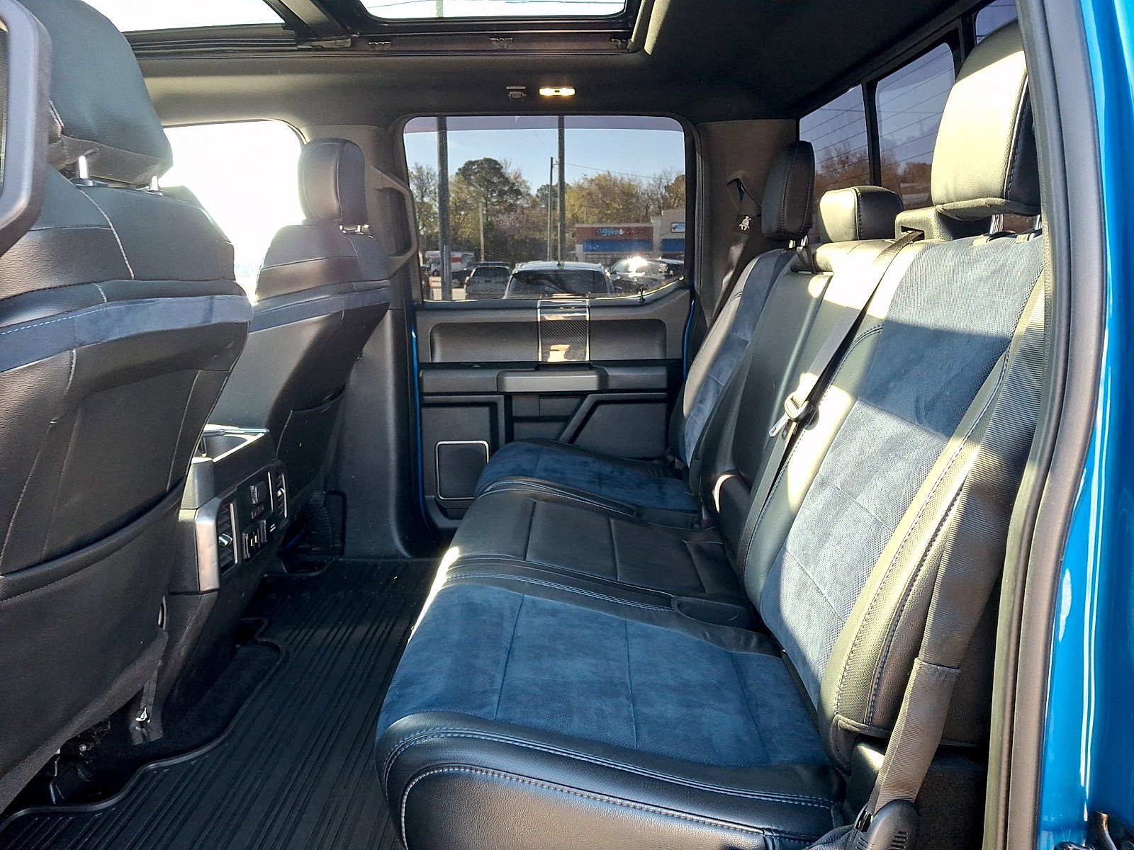 Certified 2019 Ford F150 Raptor w/ Equipment Group 802A Luxury image 9