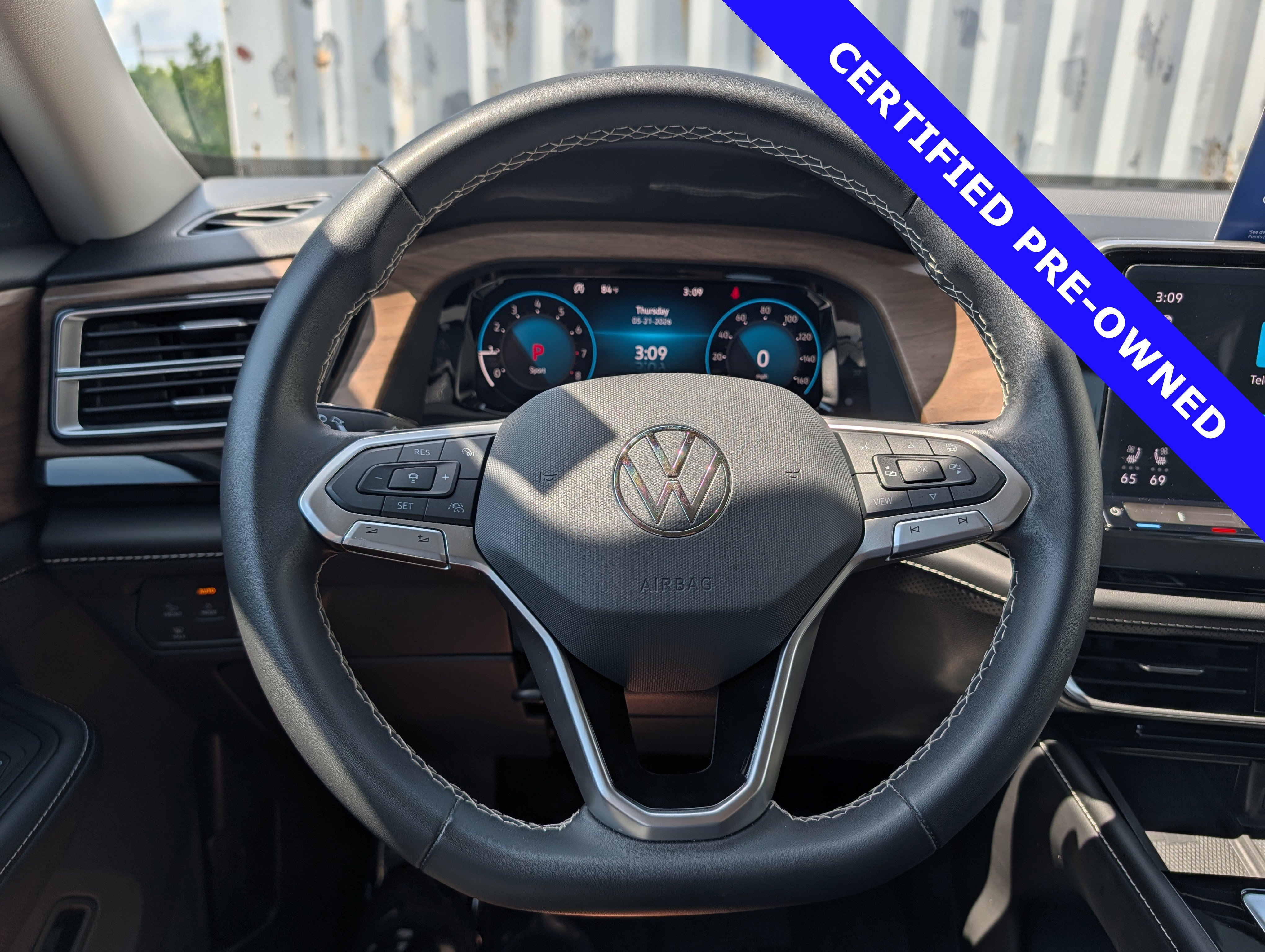 Used 2024 Volkswagen Atlas SE FWD image 28