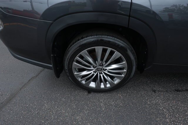 Used 2021 Toyota Highlander Platinum AWD/4WD image 5