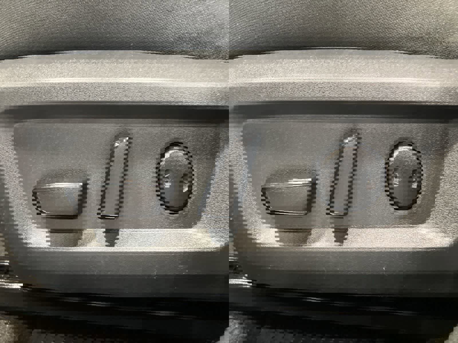 Used 2023 Nissan Rogue SV image 12