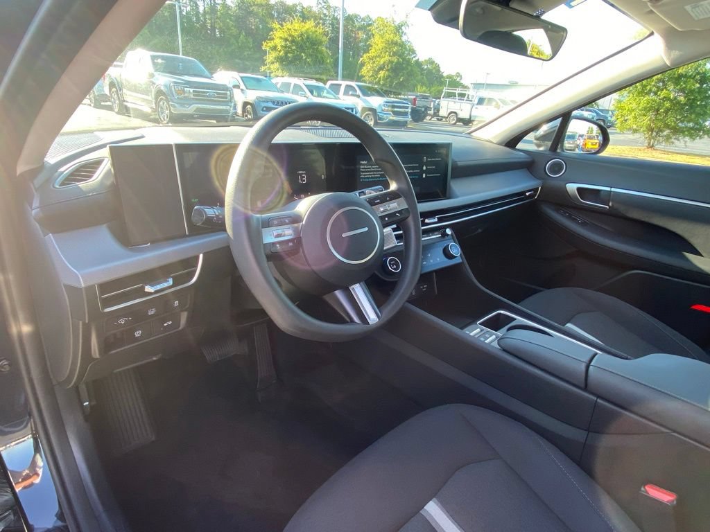 Used 2026 Hyundai Sonata Blue FWD image 9