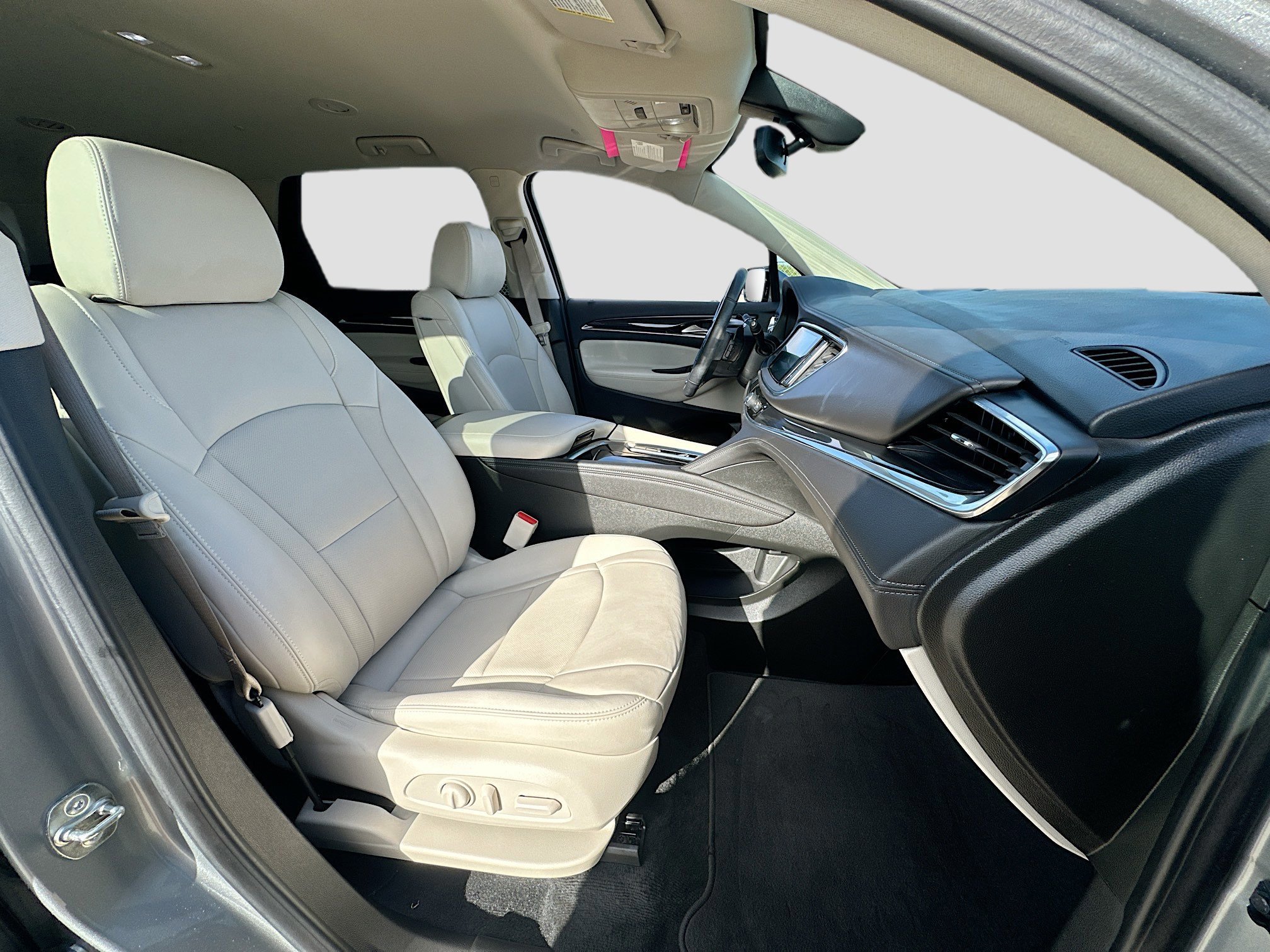 Used 2024 Buick Enclave Essence image 27