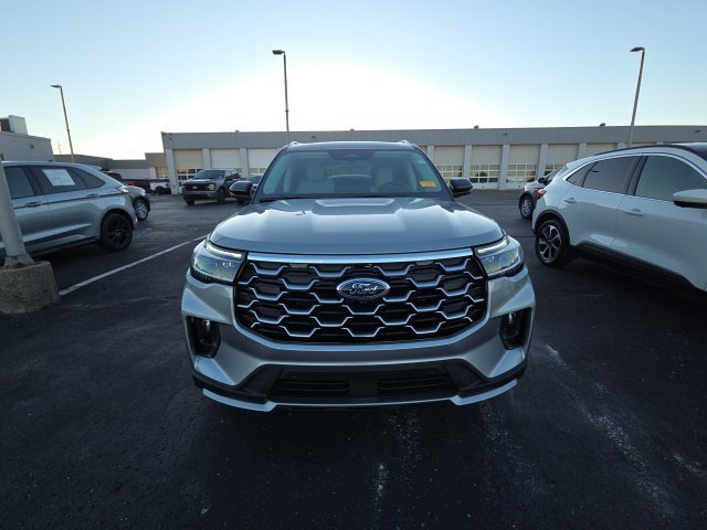Certified 2025 Ford Explorer Platinum w/ LUX Leather Package AWD/4WD image 2