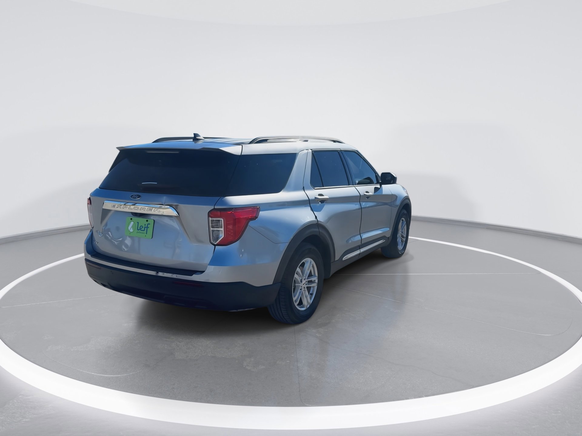 Certified 2023 Ford Explorer XLT image 3