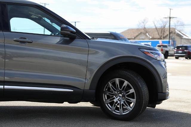 Certified 2025 Ford Explorer Platinum image 12
