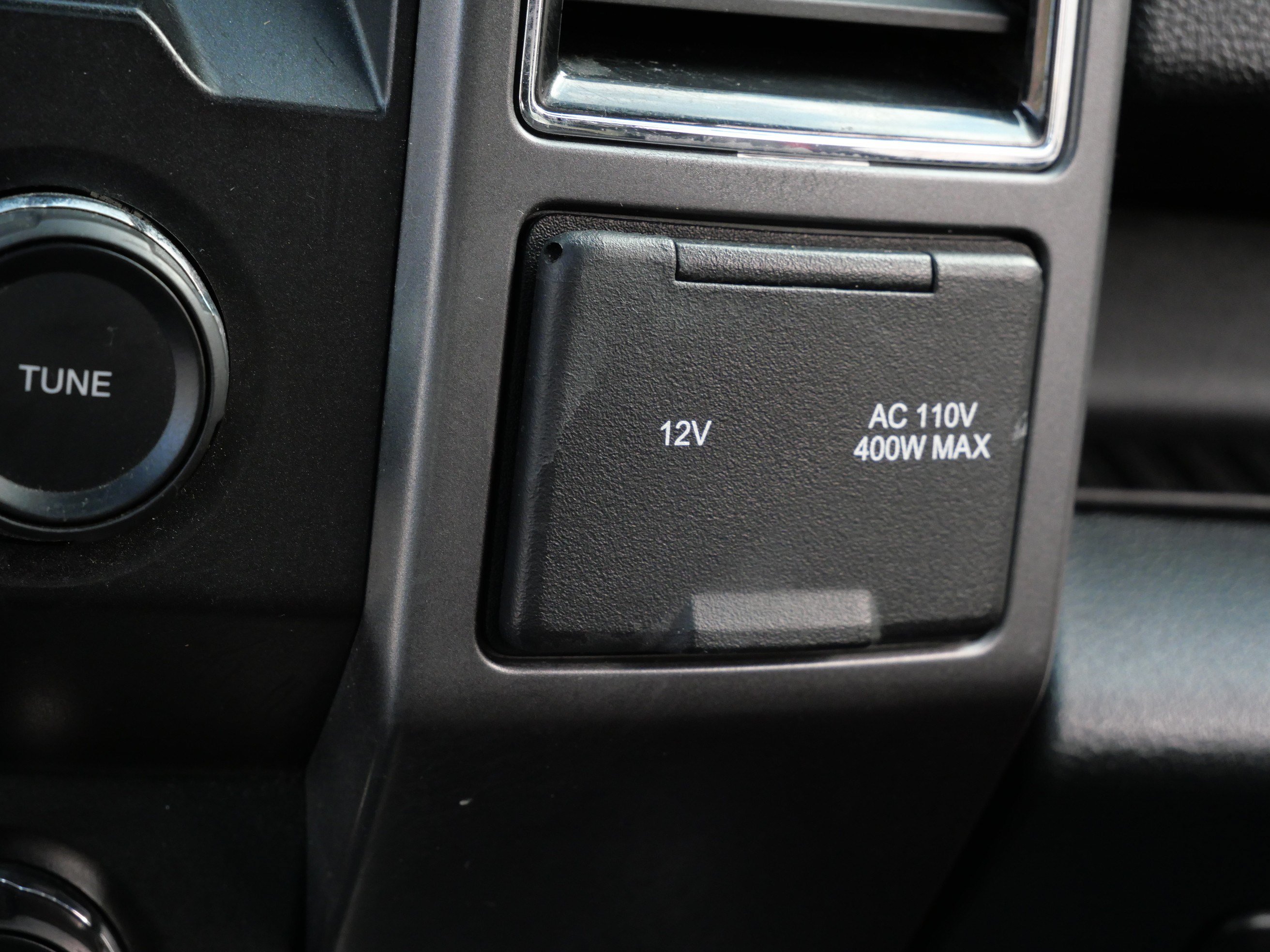 Certified 2019 Ford F150 XLT w/ Equipment Group 302A Luxury AWD/4WD image 32