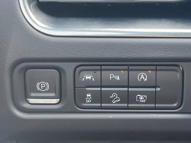 Used 2023 Chevrolet Suburban High Country AWD/4WD image 33