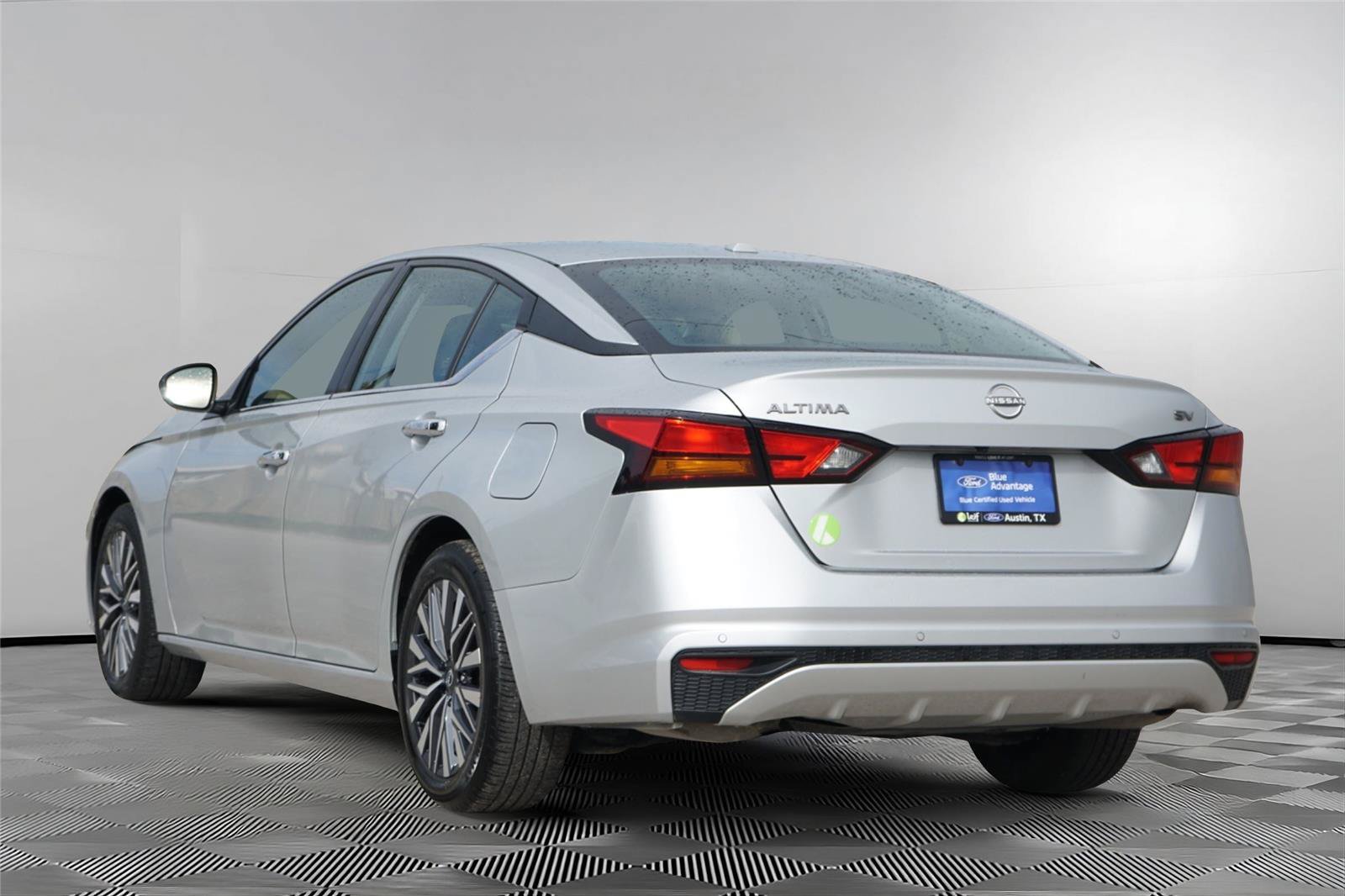 Used 2024 Nissan Altima 2.5 SV FWD image 6
