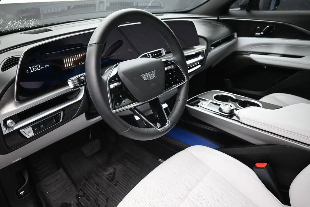 Used 2024 Cadillac Lyriq Luxury w/ LPO, Floor Liner Package RWD image 18