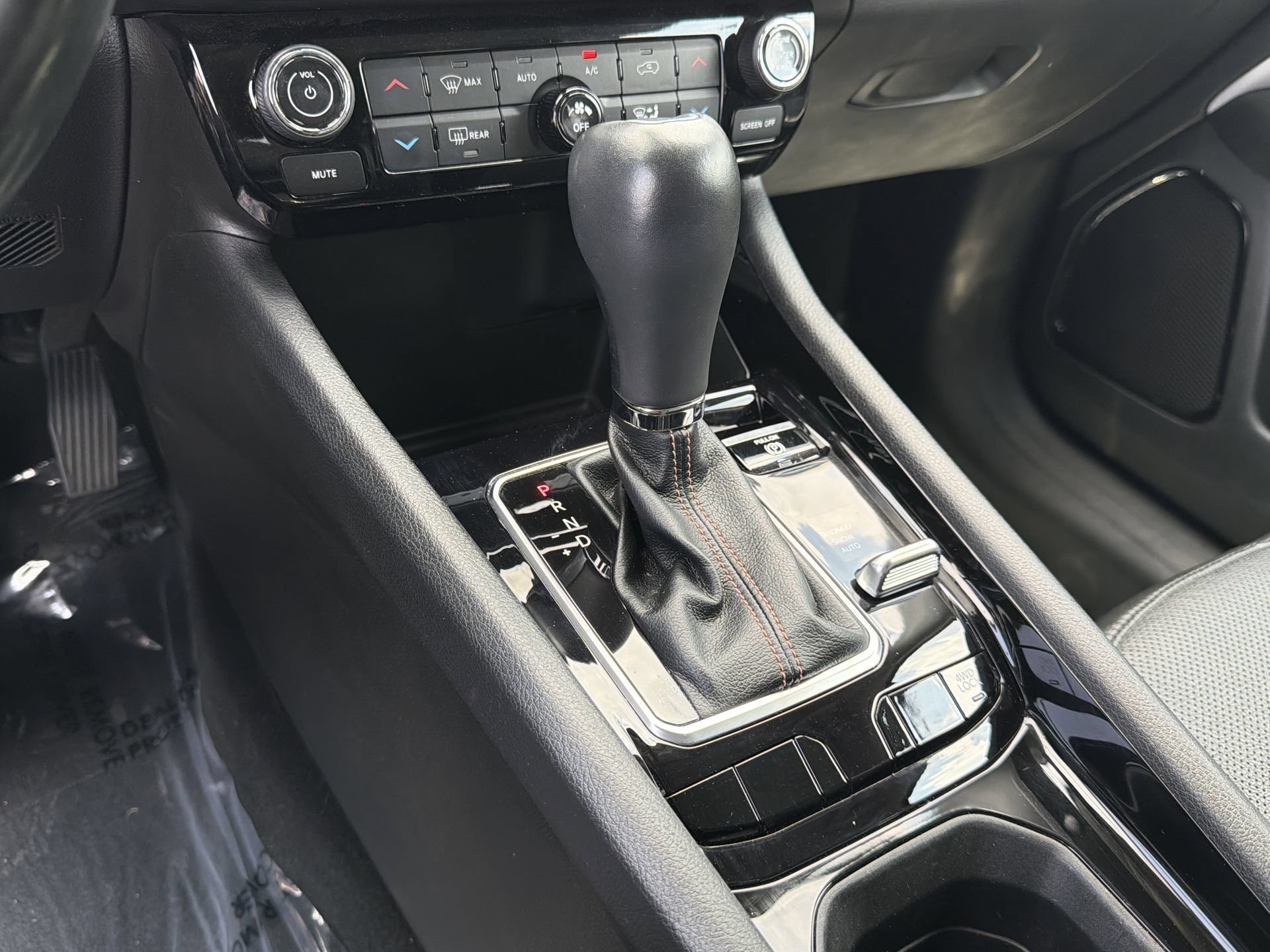 Used 2022 Jeep Compass Limited w/ Elite Group AWD/4WD image 14