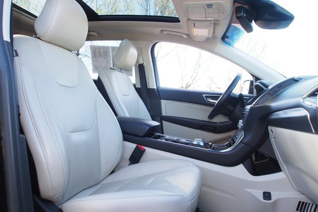 Certified 2019 Ford Edge Titanium w/ Equipment Group 301A image 11