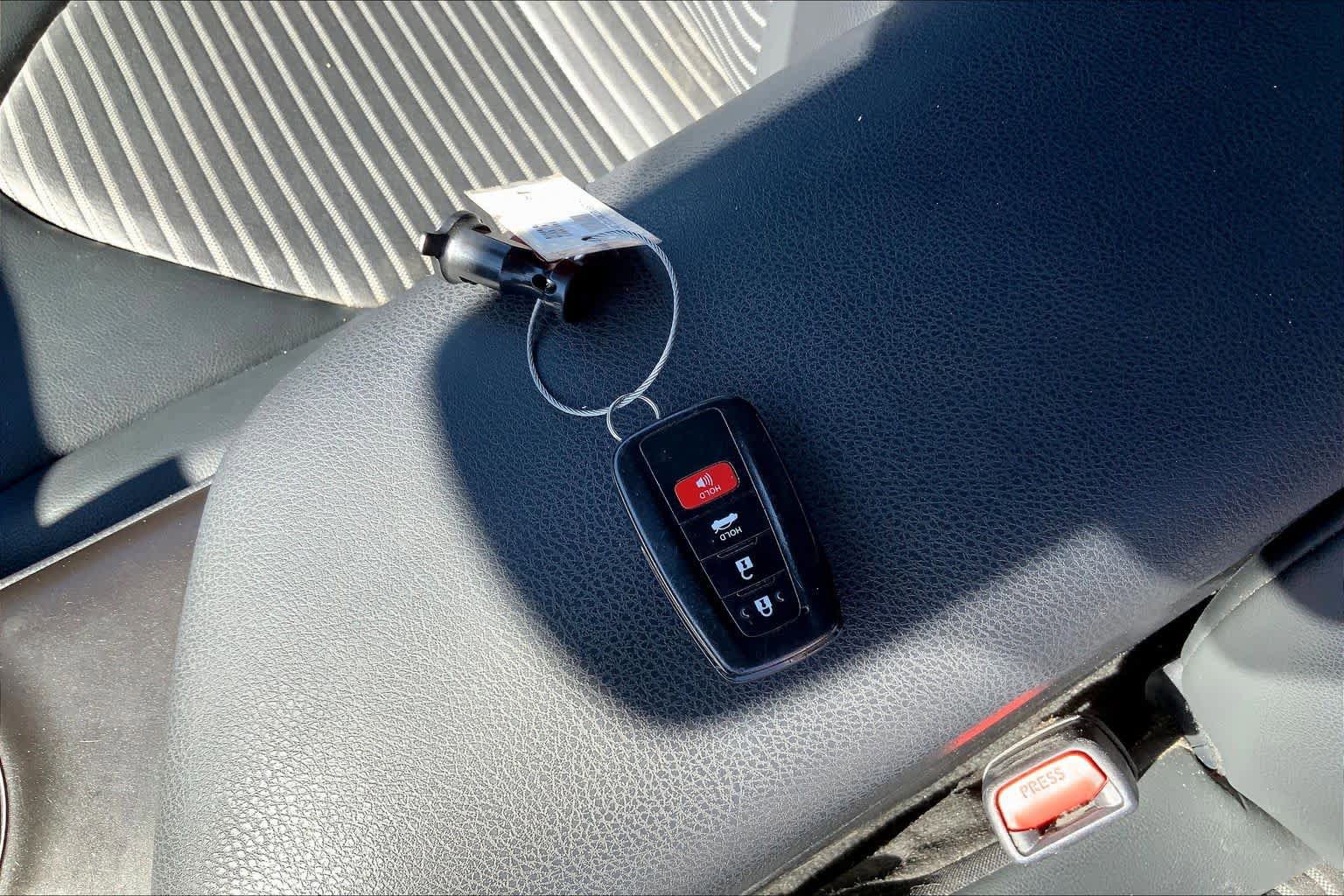 Used 2024 Toyota Camry SE w/ Convenience Package FWD image 13