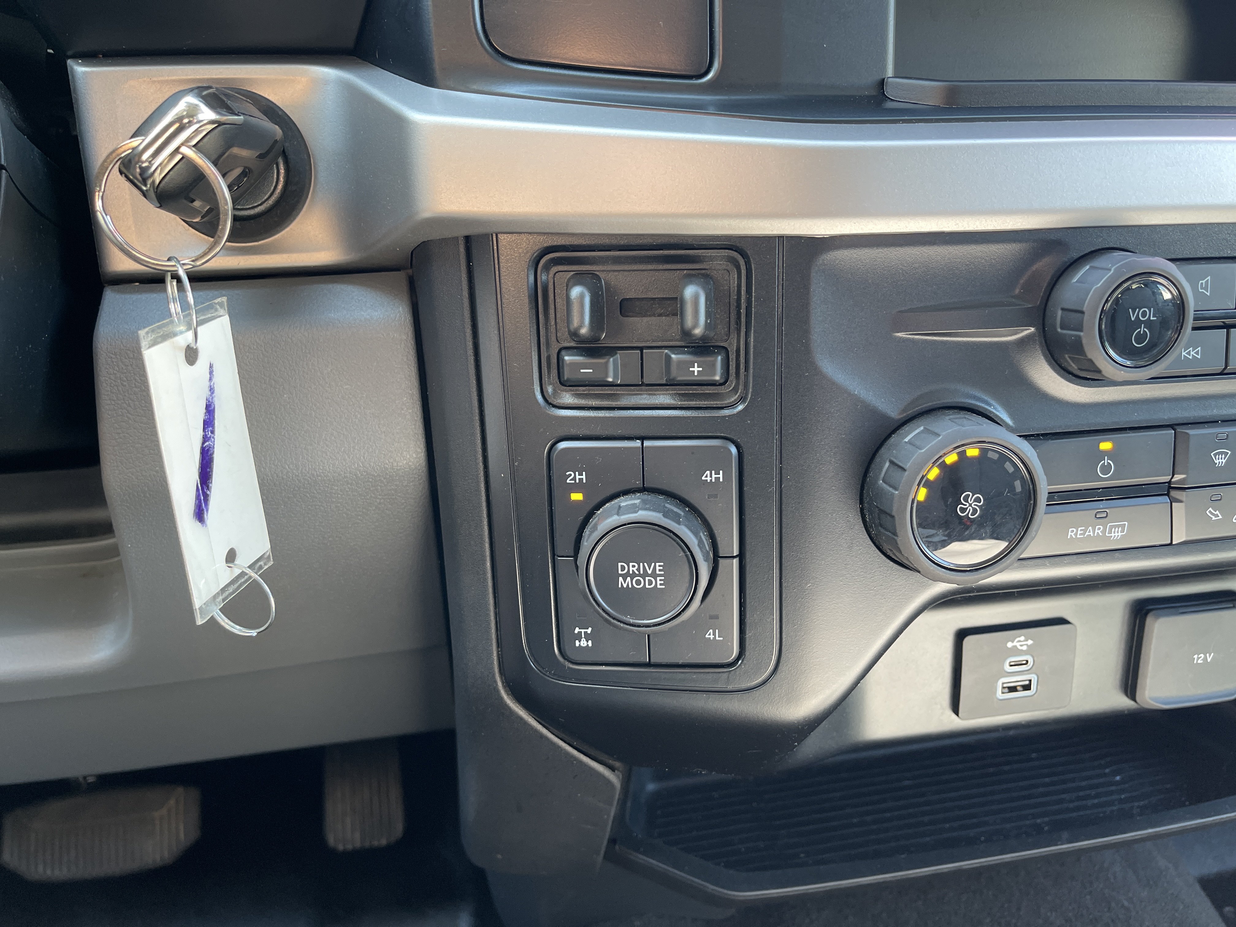 Certified 2024 Ford F250 XLT AWD/4WD image 21