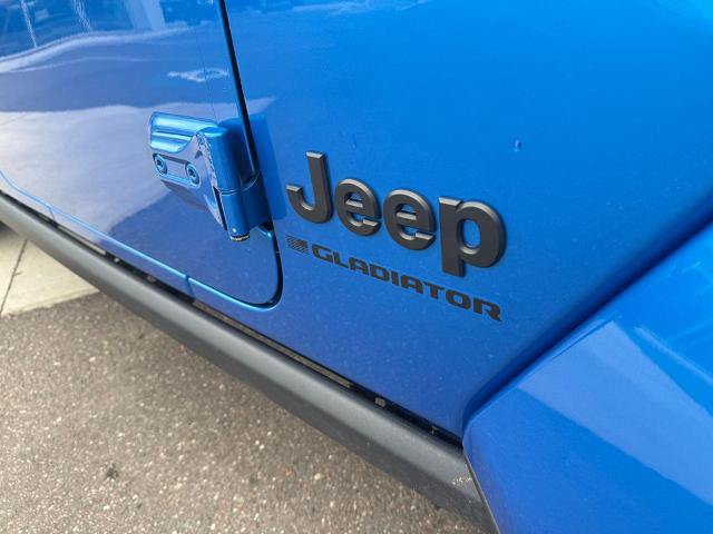 Used 2023 Jeep Gladiator Sport AWD/4WD image 14