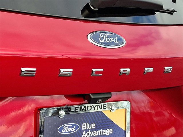 Certified 2022 Ford Escape SE w/ SE Sport Appearance Package image 32