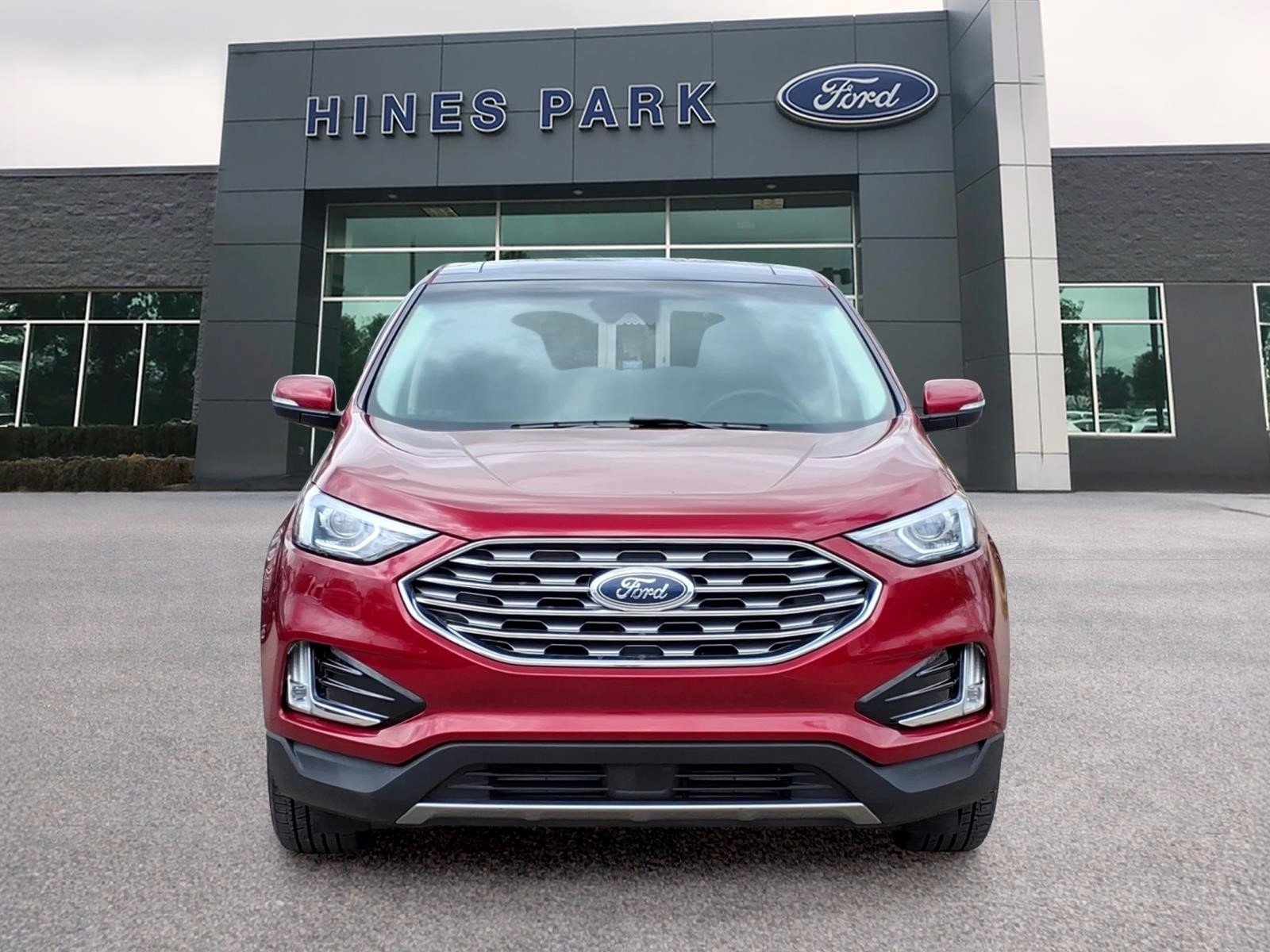 Certified 2019 Ford Edge Titanium w/ Cold Weather Package AWD/4WD image 2