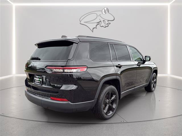 Used 2023 Jeep Grand Cherokee L Laredo AWD/4WD image 6