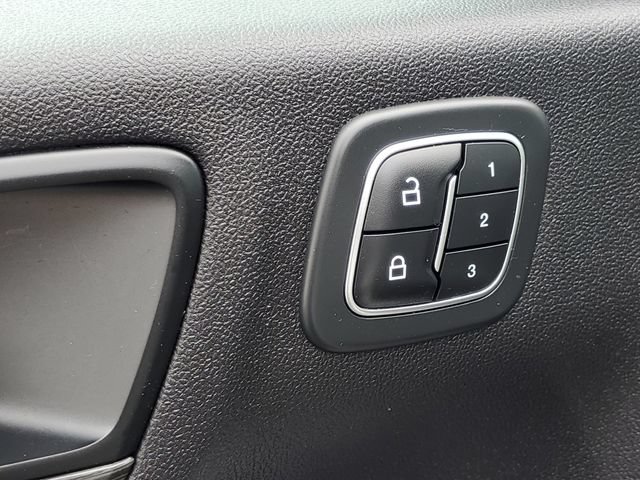Certified 2023 Ford Escape Platinum AWD/4WD image 29