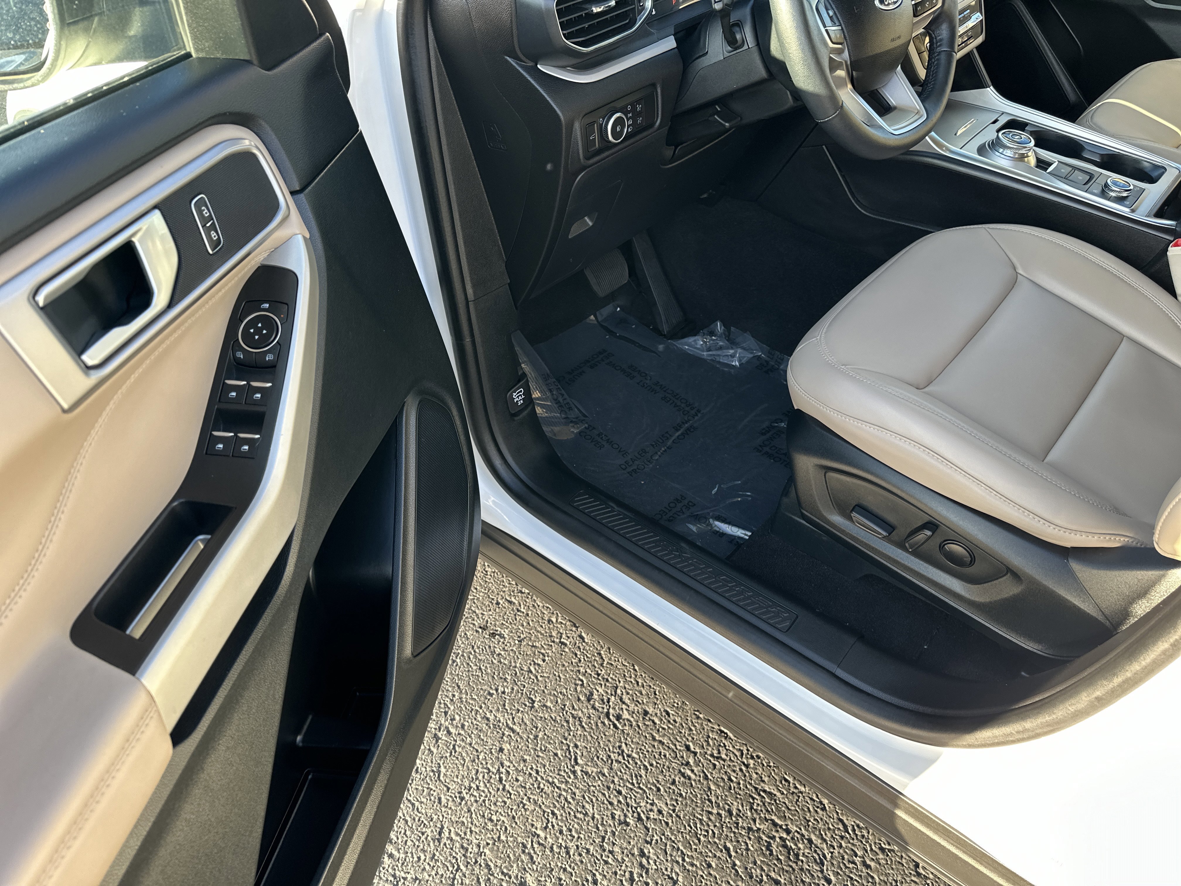 Certified 2023 Ford Explorer XLT w/ Equipment Group 202A image 11