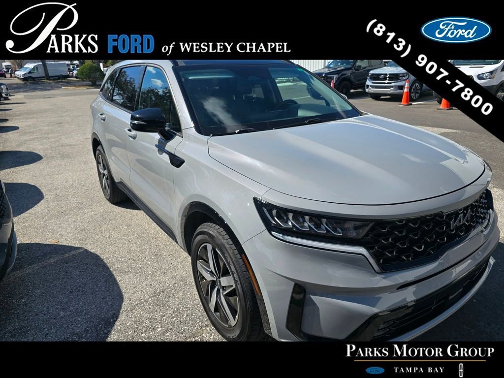 Used 2022 Kia Sorento EX w/ Panoramic Sunroof Package