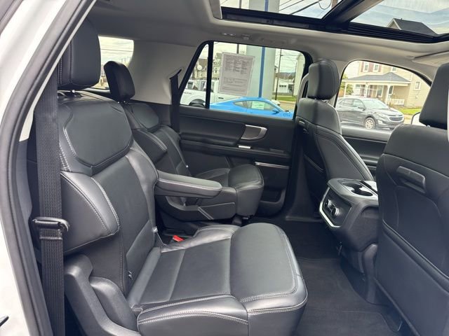 Certified 2025 Ford Expedition Max Platinum image 44
