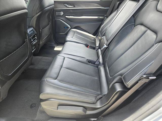 Used 2022 Jeep Grand Cherokee L Overland RWD image 16