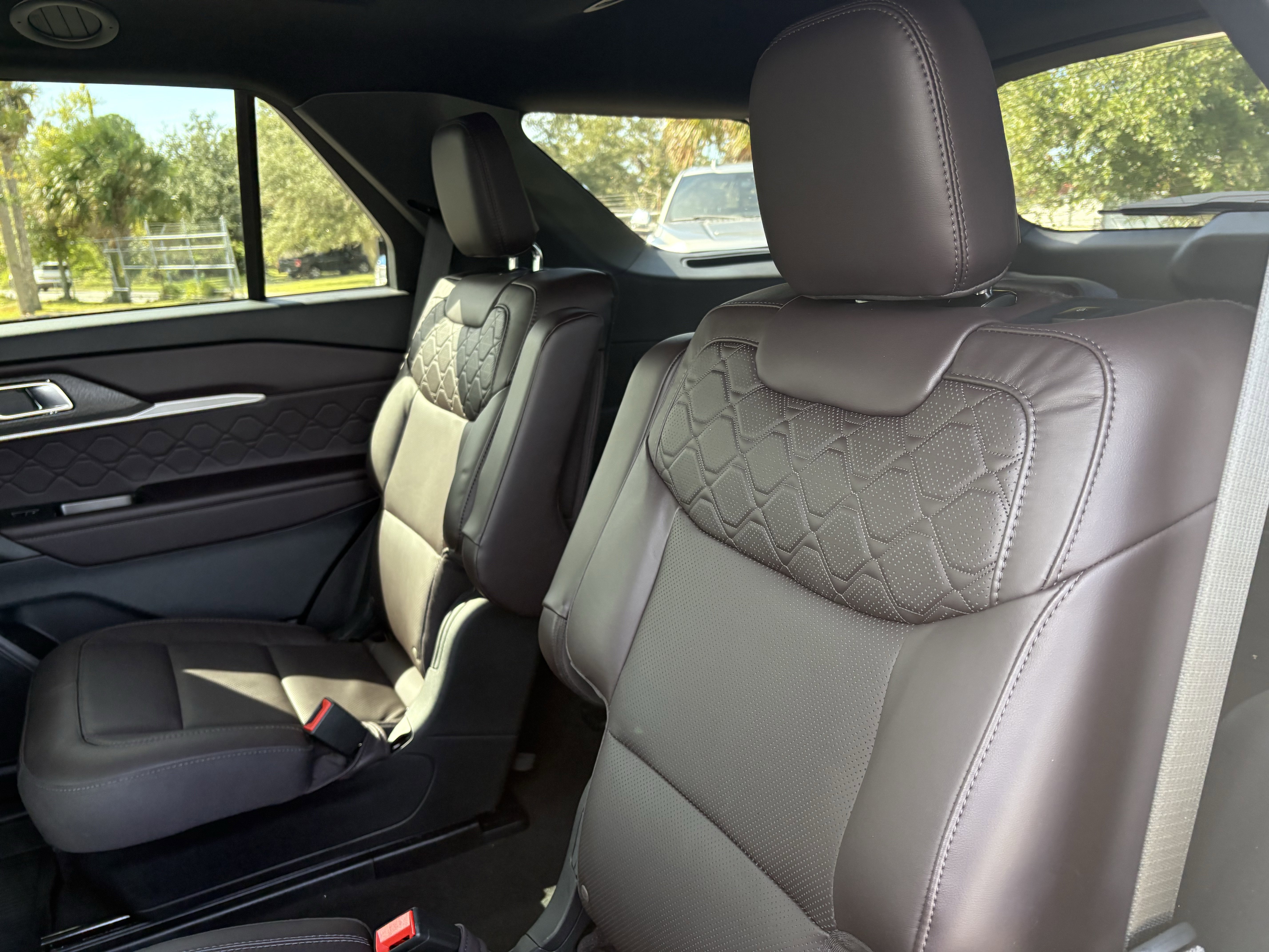 Certified 2025 Ford Explorer Platinum w/ Ultimate Package image 21