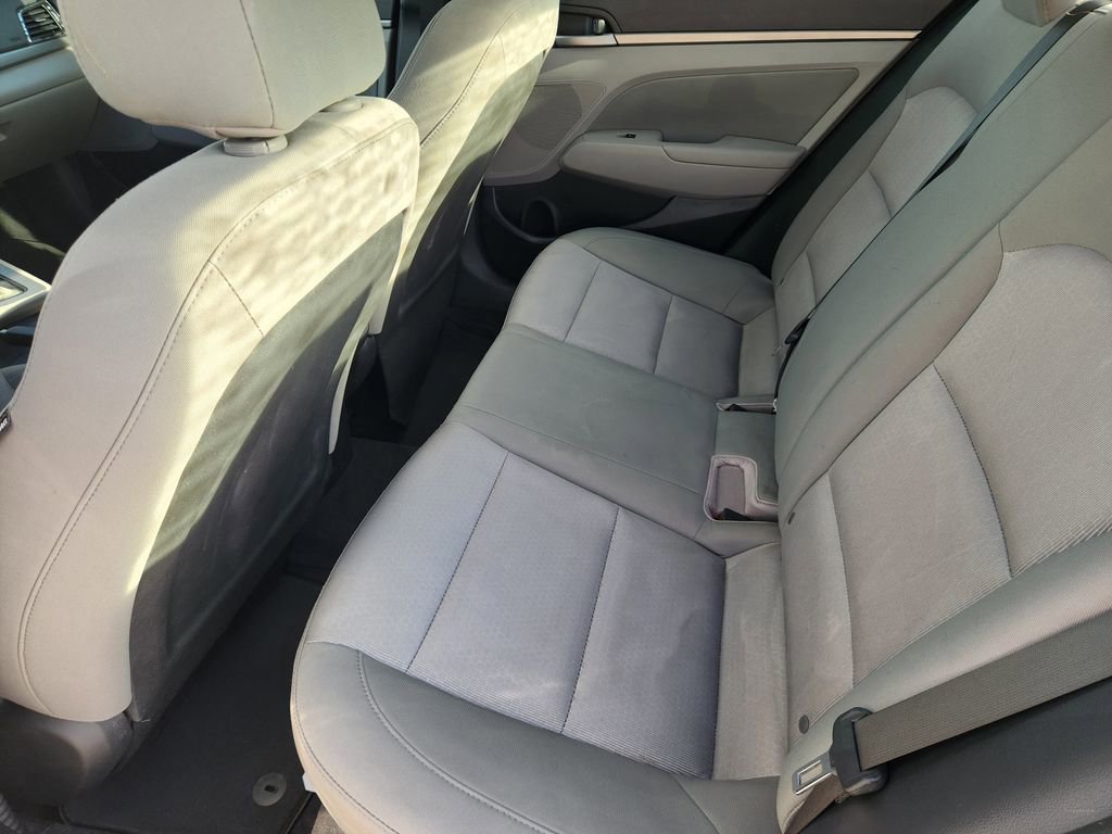 Used 2017 Hyundai Elantra SE image 28