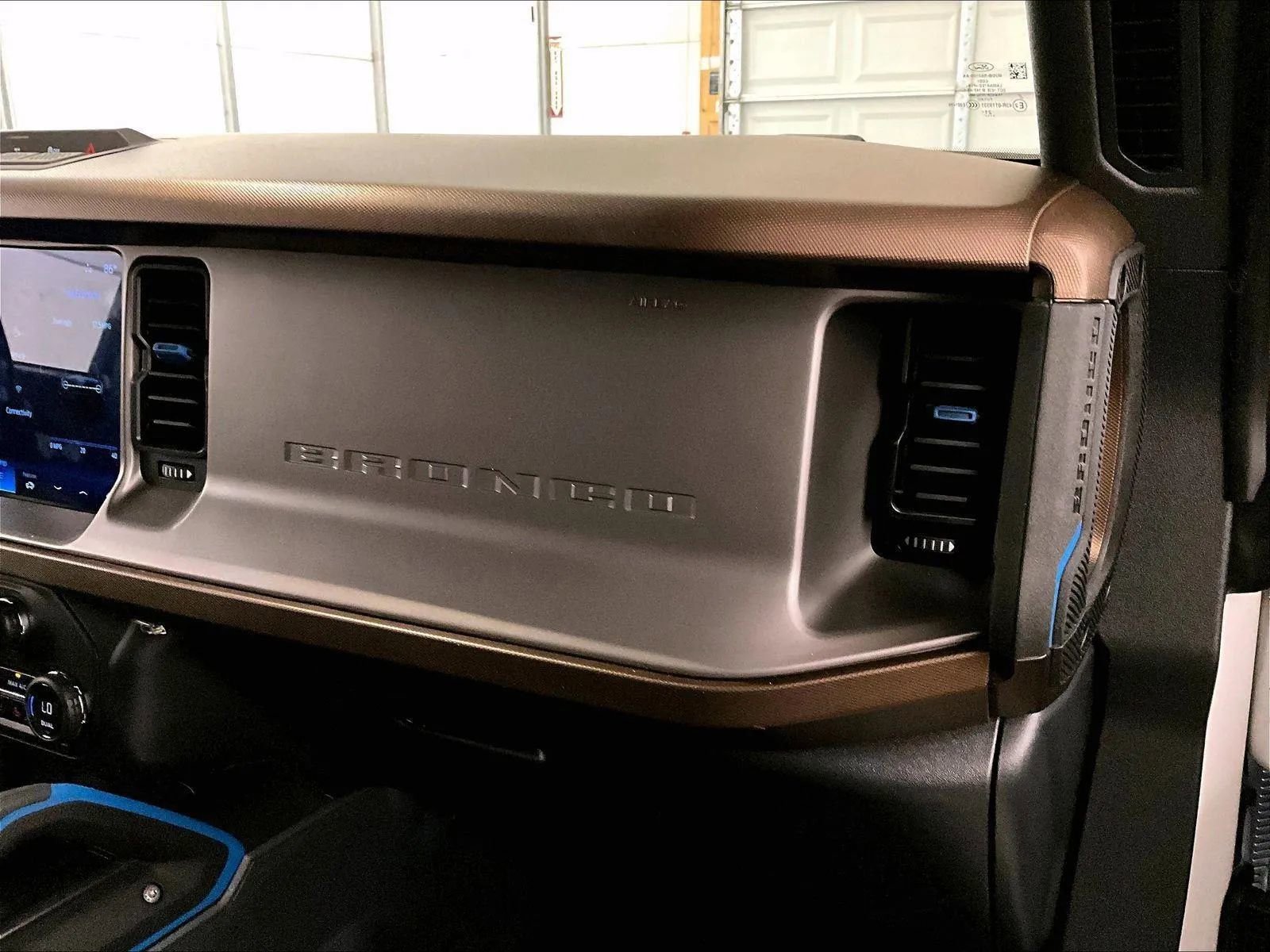 Certified 2021 Ford Bronco Outer Banks AWD/4WD image 15