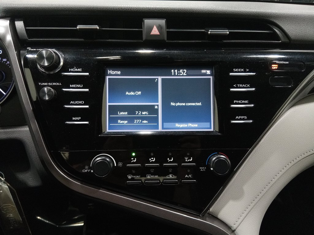 Used 2019 Toyota Camry LE FWD image 21