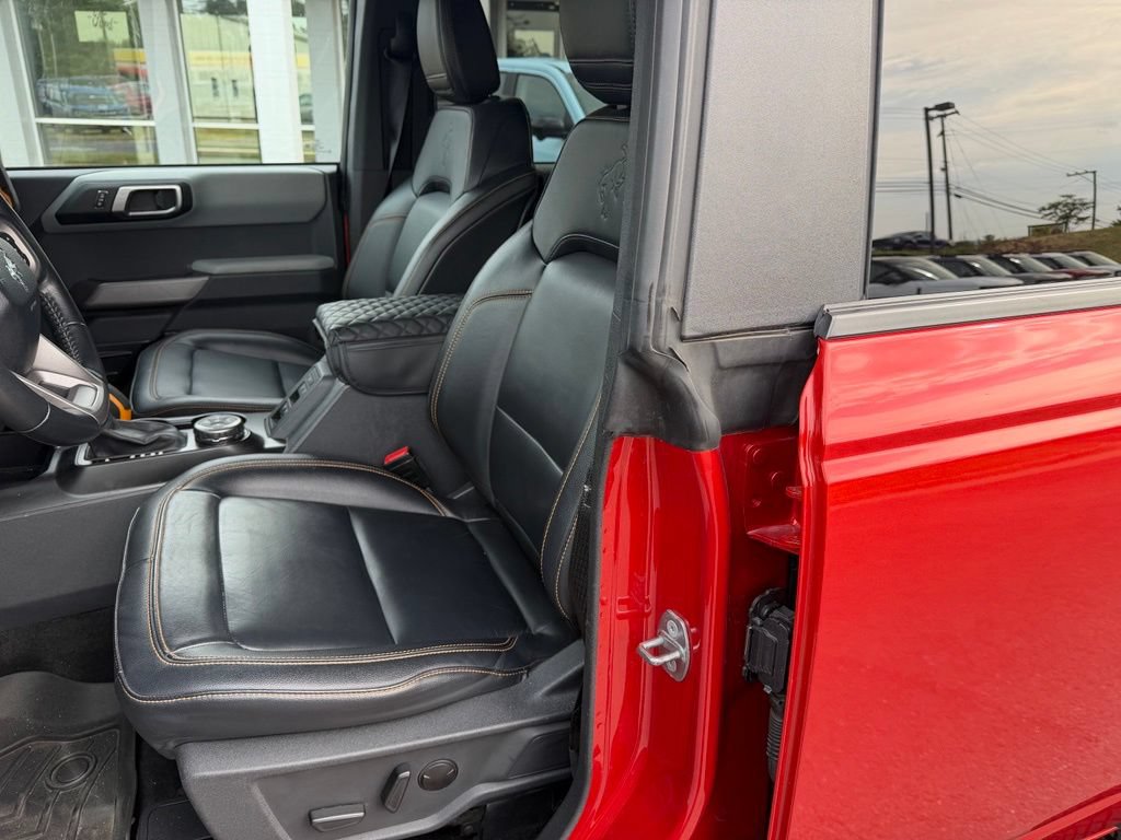 Certified 2023 Ford Bronco Badlands w/ Sasquatch Package AWD/4WD image 9