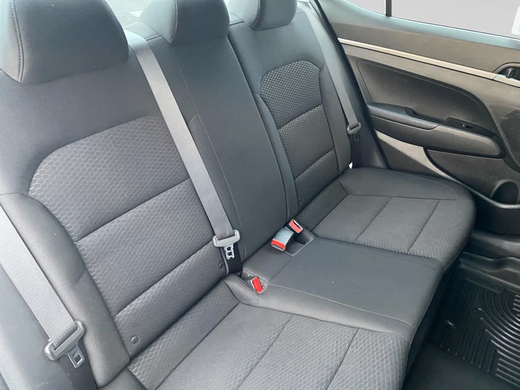 Used 2019 Hyundai Elantra SE w/ Cargo Package FWD image 14