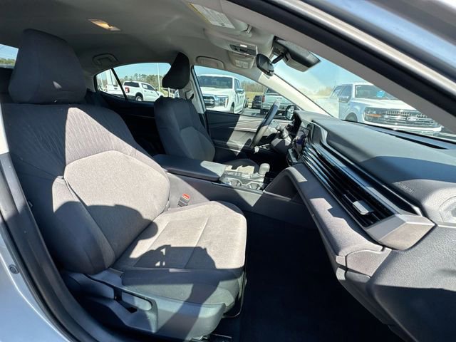 Used 2025 Toyota Camry LE image 25