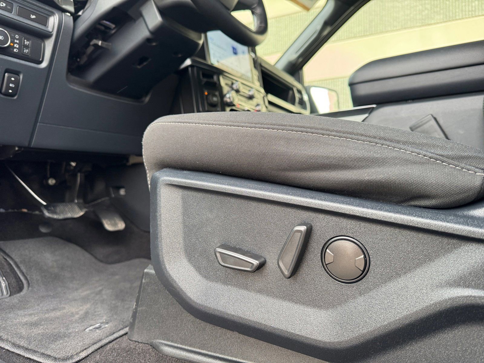 Certified 2022 Ford F150 XLT w/ Equipment Group 302A High image 20