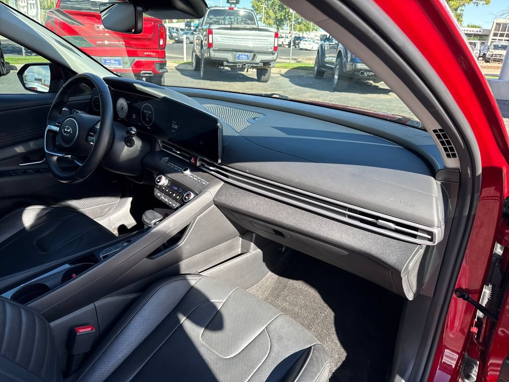 Used 2023 Hyundai Elantra Limited FWD image 31