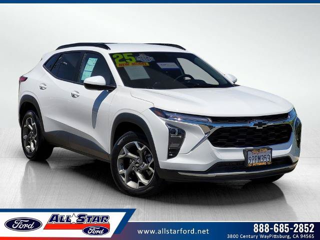 Used 2025 Chevrolet Trax LT w/ Driver Confidence Package FWD image 1