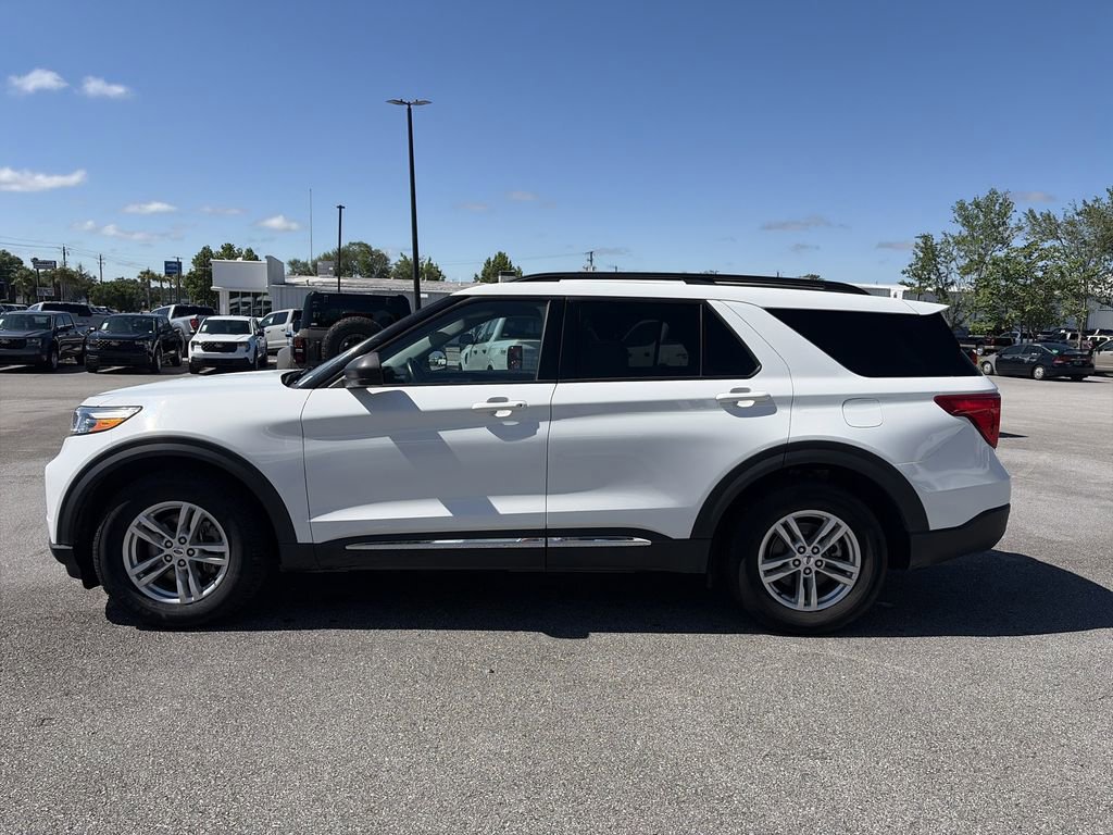 Certified 2023 Ford Explorer XLT w/ Equipment Group 202A RWD image 4