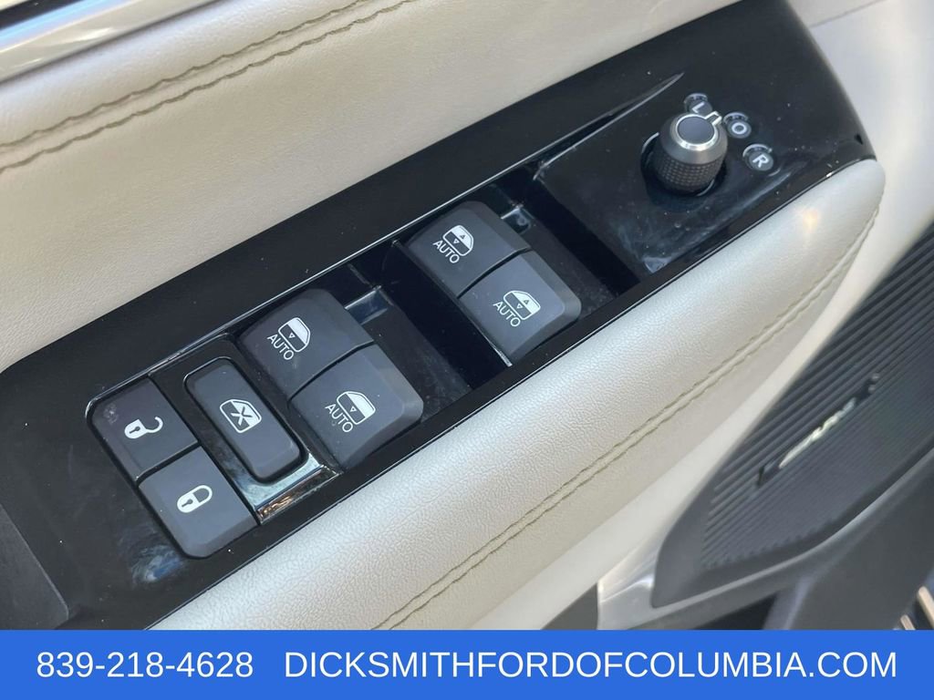 Used 2024 Jeep Wagoneer Series II w/ HD Trailer Tow Package image 16