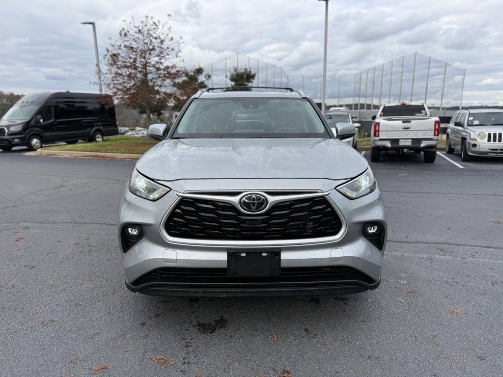 Used 2023 Toyota Highlander XLE image 8